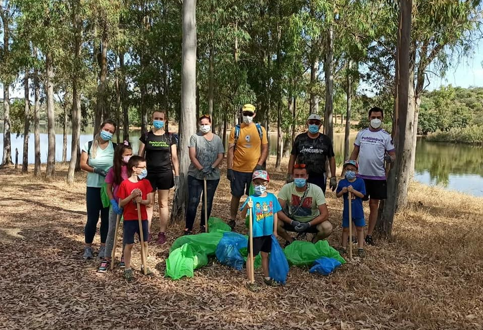 Limpieza en el entorno del pantano Piedra Aguda 5